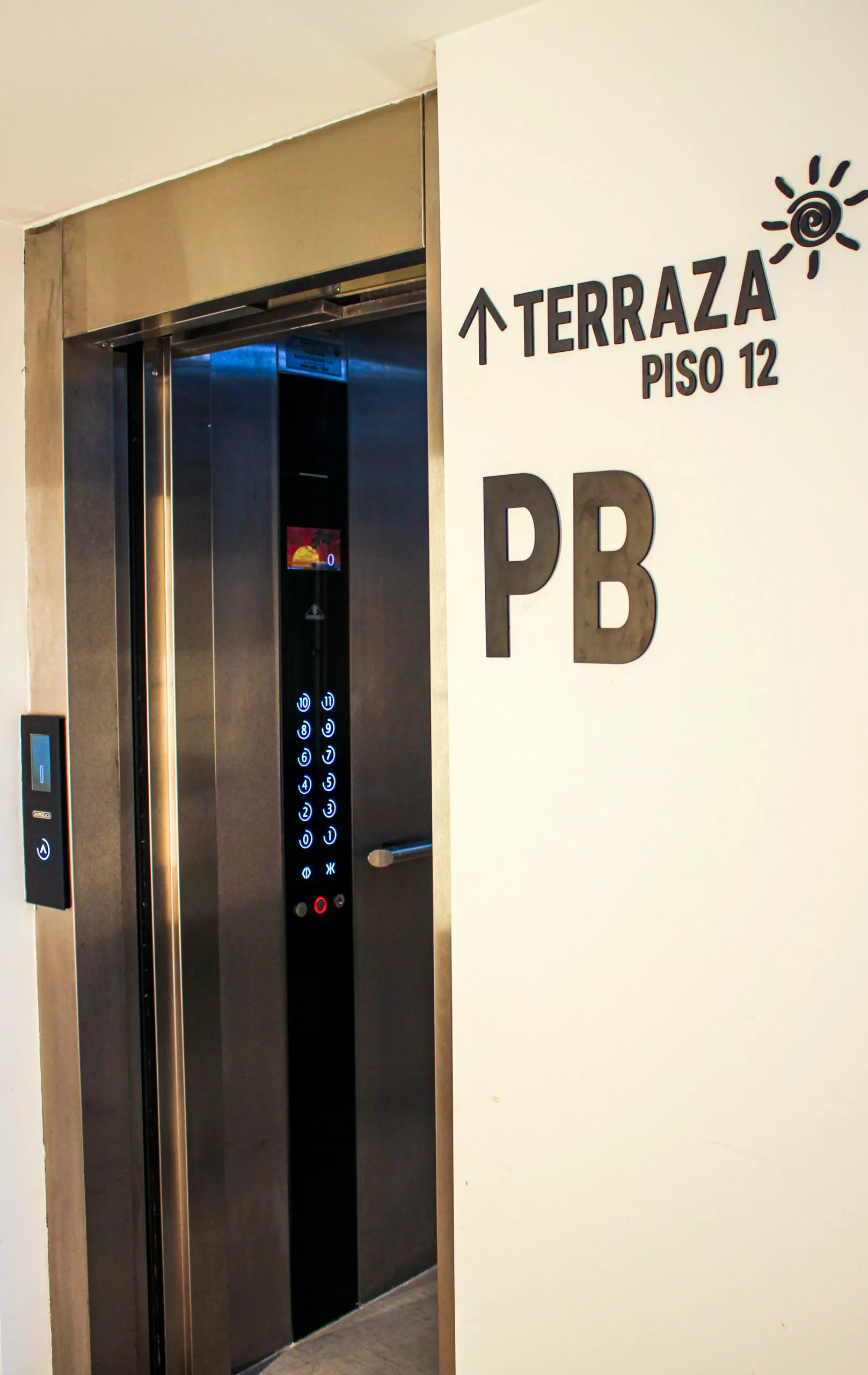 Icon Boulevard Caseros